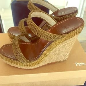 Christian Louboutin Cadena 140 Gold